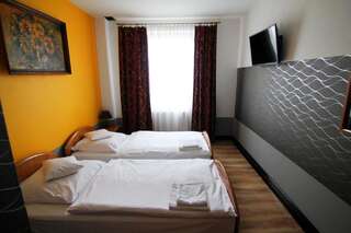Отель FusGym Resort Ожарув-Мазовецкий Двухместный номер с 2 отдельными кроватями-1